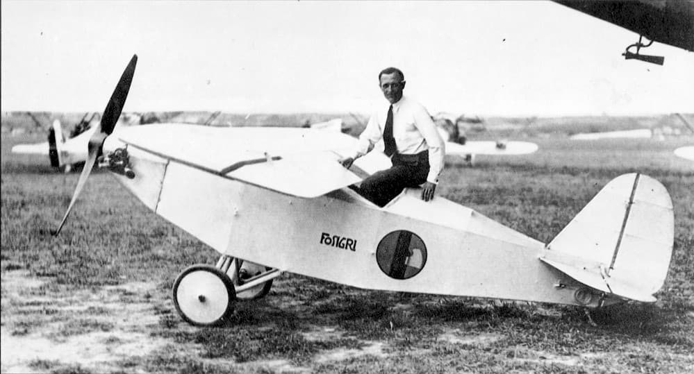 L'aereo di Grignani con l'ingegnere Nuvoli ai comandi