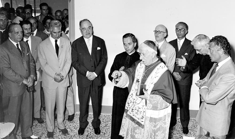 Luglio 1959. Il Cardinale Maurilio Fossati benedice le nuove strutture
