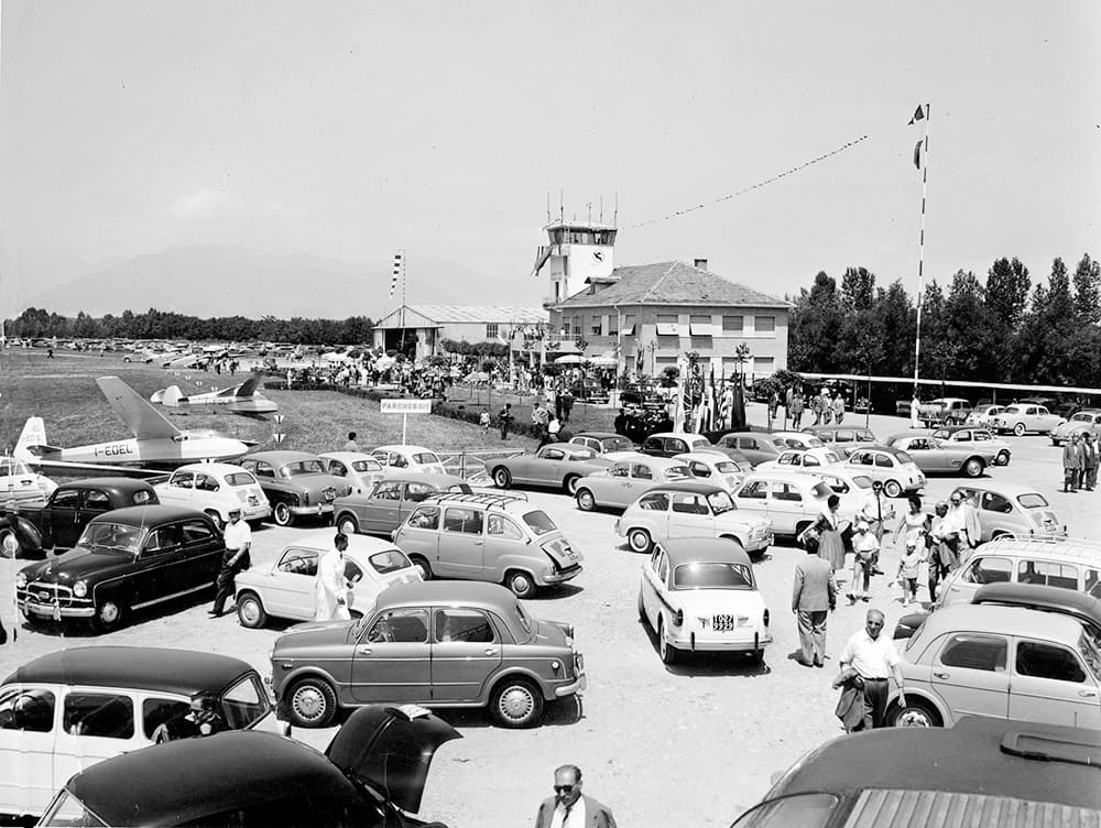 Luglio 1959. Pubblico all'inaugurazione della nuova sede