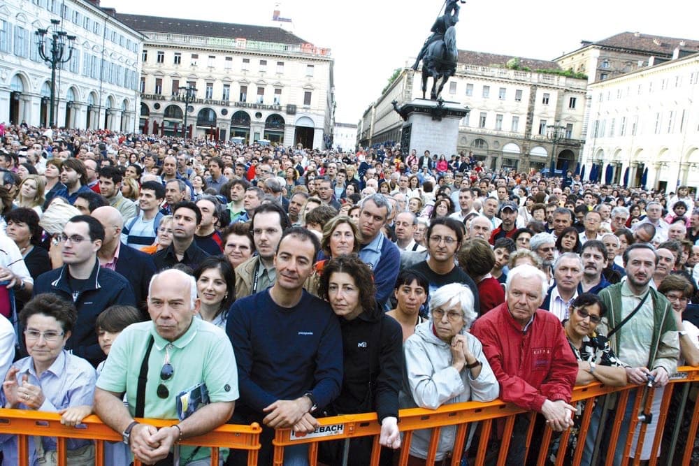 Folla in piazza San Carlo