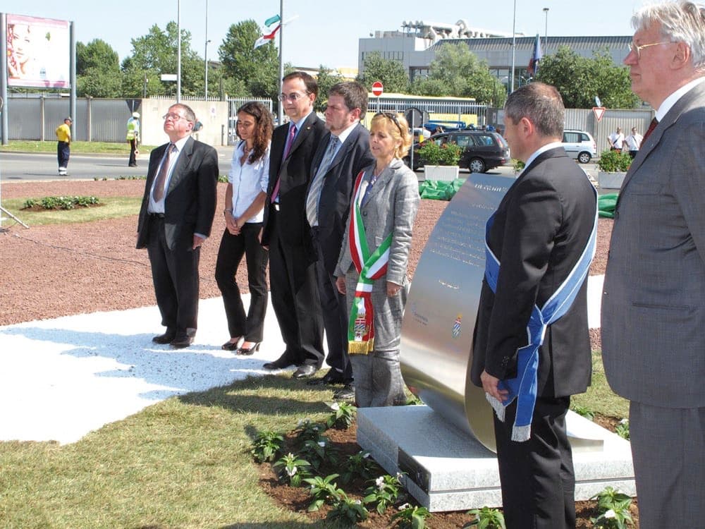 Scopertura del cippo dedicato a Manlio Quarantelli