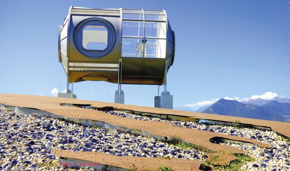 La rotonda con il simulacro del modulo spaziale