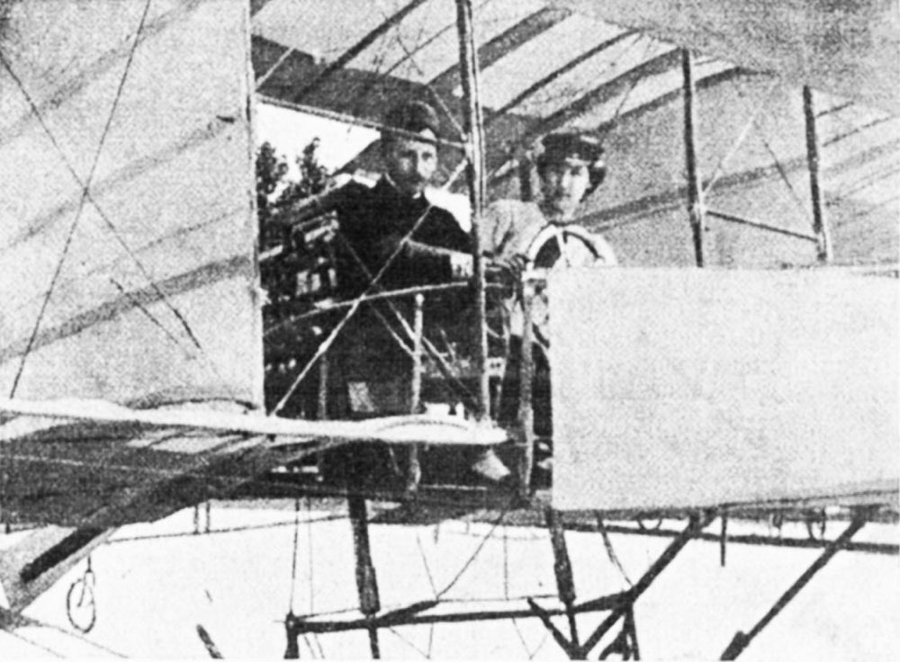 La scultrice Thérèse Peltier sul Voisin di Delagrange a Torino