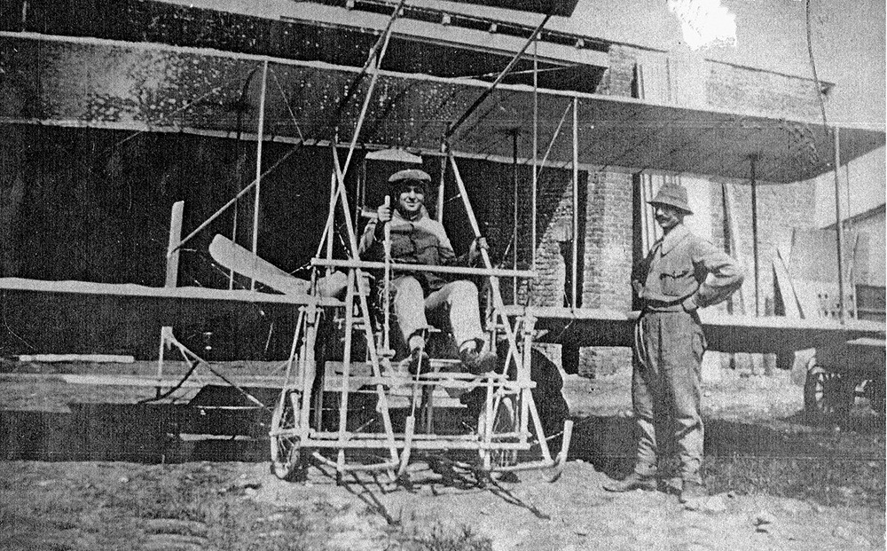 Gennaio 1909. Mario Faccioli condusse il primo volo del triplano