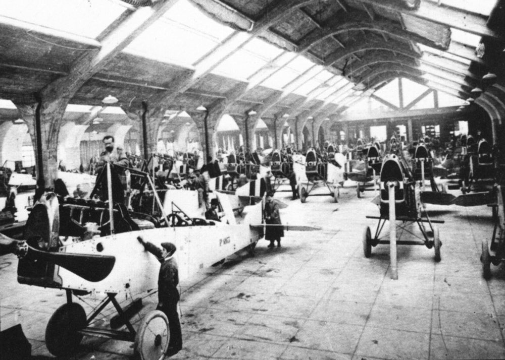 Interno dello stabilimento Pomilio