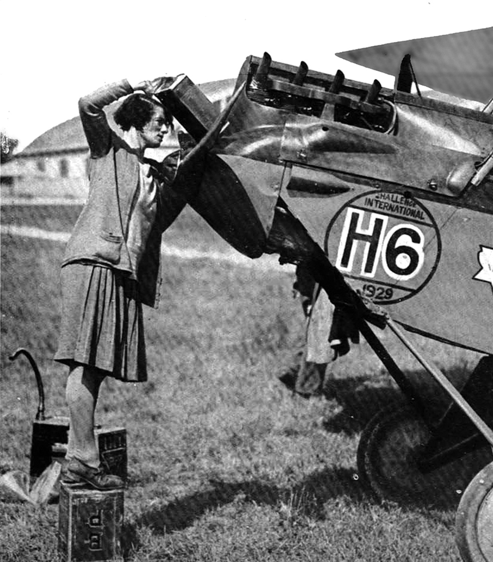 Miss Spooner al rifornimento