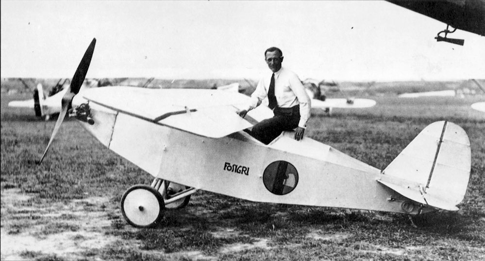 L'aereo di Grignani con l'ingegnere Nuvoli ai comandi