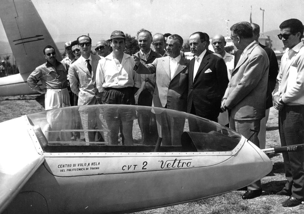 1961. Presentazione del prototipo dell'aliante "Veltro"